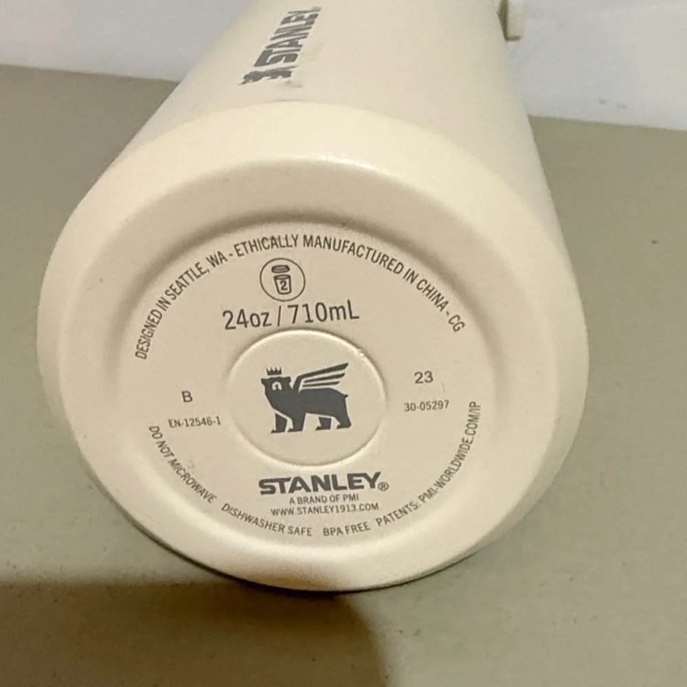 Stanley Beige Insulated Bottle - Picture 5 of 5